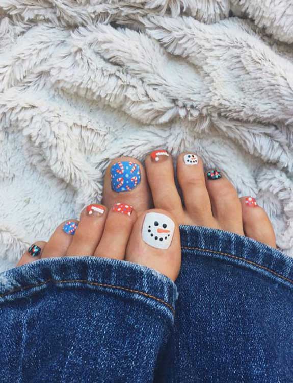 Christmas-Toe-Nails