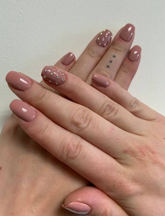 Short Nude Nails