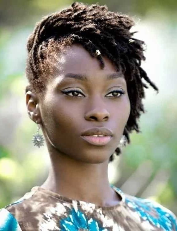 20 Must Try Beginner Short Dreadlocks Styles For Bold Ladies 