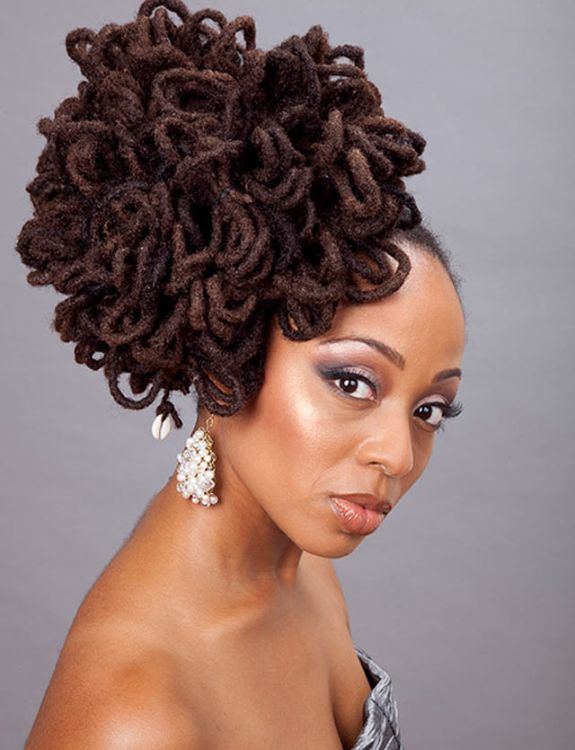 20 Must Try Beginner Short Dreadlocks Styles For Bold Ladies 