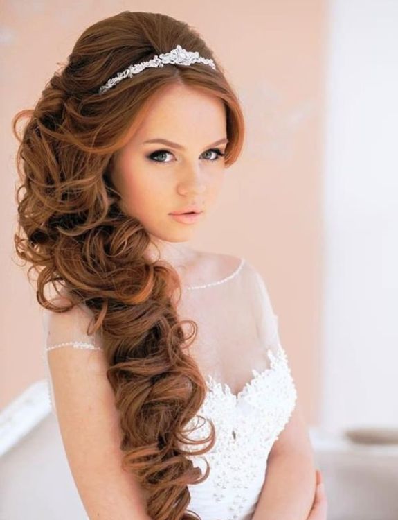 Side-swept quince hairstyles